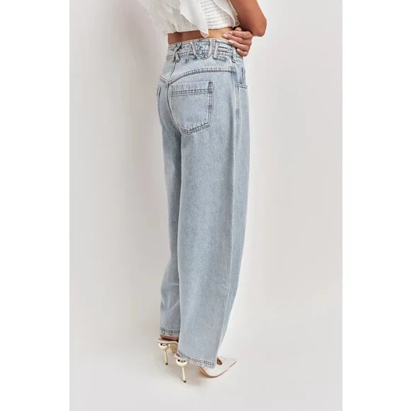 Aje Briar Barrel Jean Style 26RE3015 in Light Wash Blue